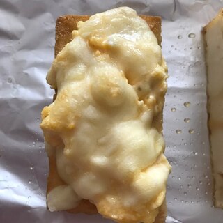厚揚げのマヨ卵チーズ焼き